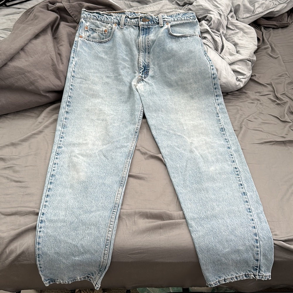 Vintage Levi’s 550 tapered leg/relaxed fit jeans 90s Made in USA